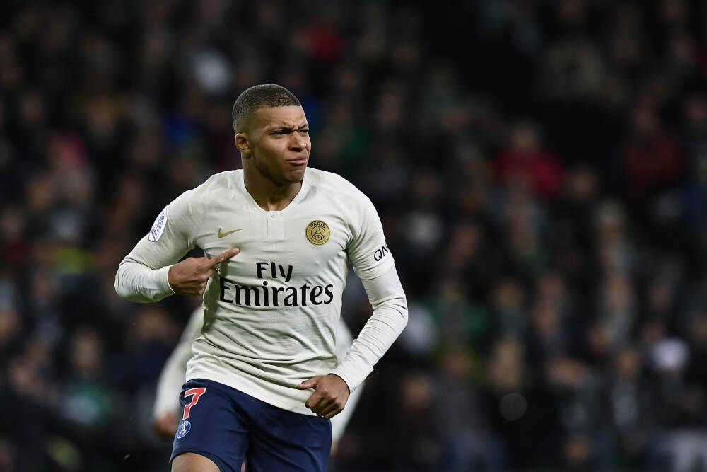 懵！杨瀚森沦为开拓者队吉祥物，连续两场较量仅首节亮相五分钟